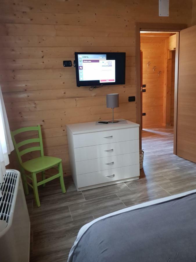 Lorica Suite Lago Esterno foto