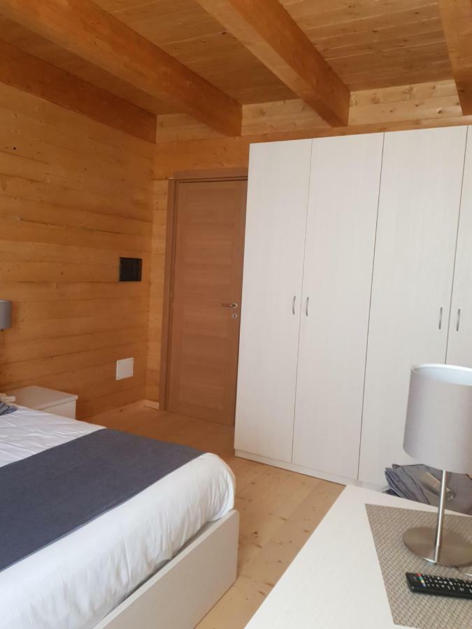 Lorica Suite Lago Esterno foto