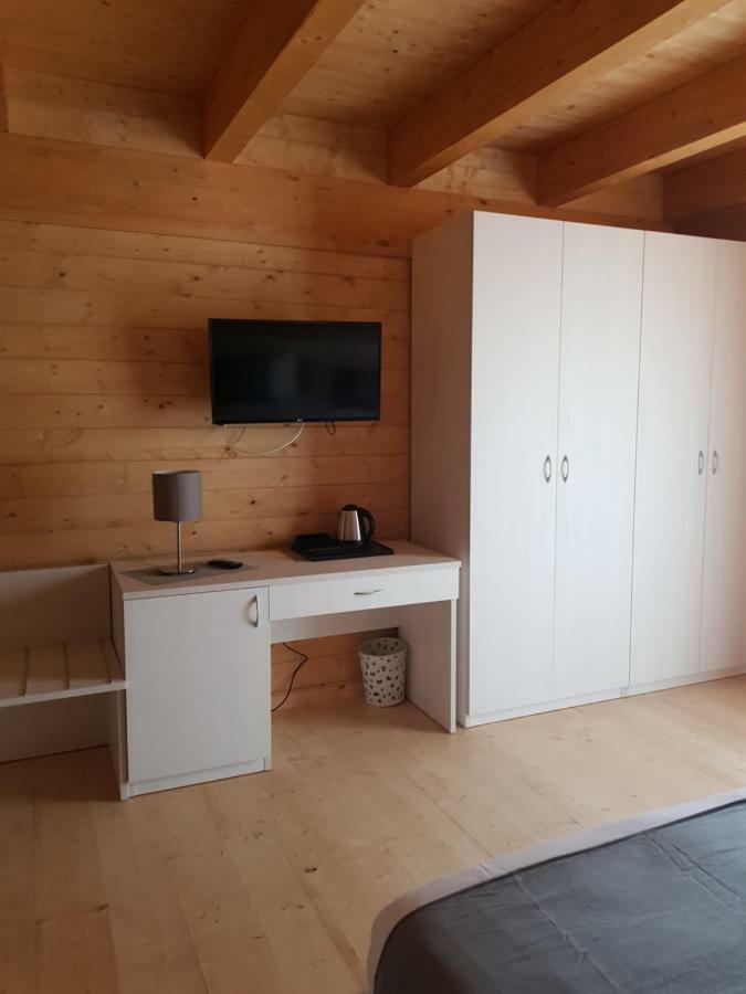 Lorica Suite Lago Esterno foto