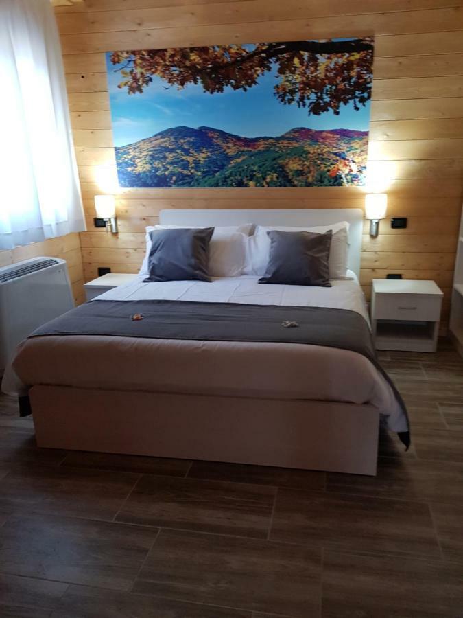 Lorica Suite Lago Esterno foto